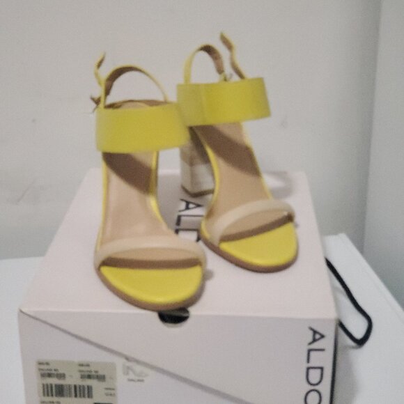 Yellow & white Pumps - Picture 1 of 2